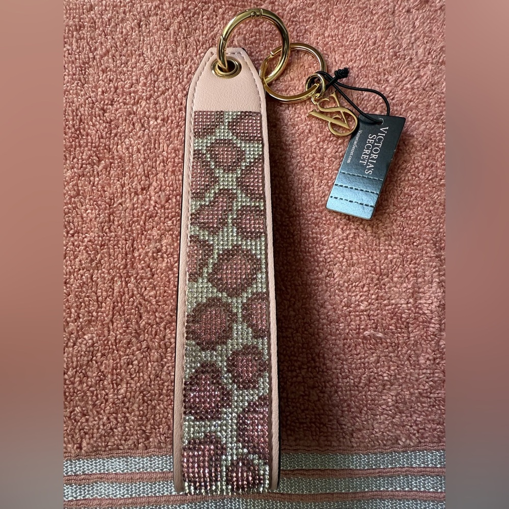 VICTORIA'S SECRET Bling PINK LEOPARD KEYCHAIN/ Wristlet Strap (PRICE IS FIRM) - Picture 3 of 9
